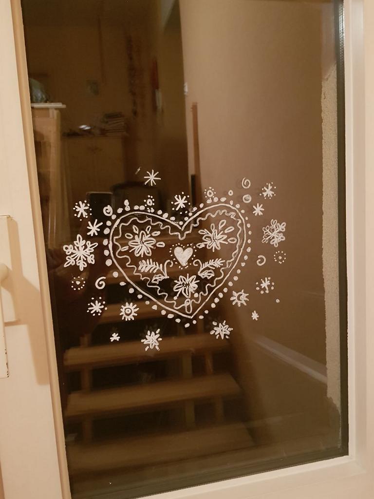 DIY: Fensterdeko mit Kreidemarkern - arianebrand